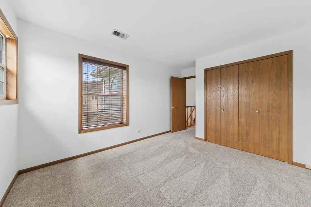 208 Chesterfield Court Schaumburg IL 60193