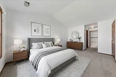 208 Chesterfield Court Schaumburg IL 60193