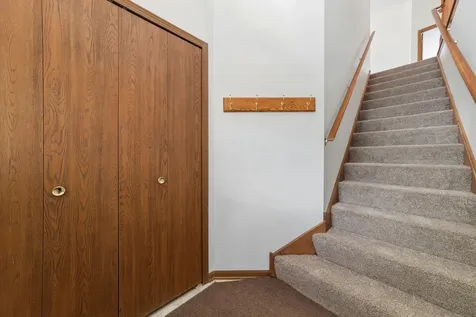 208 Chesterfield Court Schaumburg IL 60193