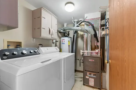 208 Chesterfield Court Schaumburg IL 60193