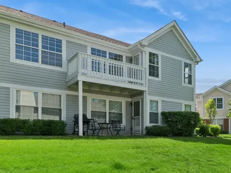 208 Chesterfield Court Schaumburg IL 60193