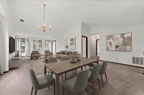 208 Chesterfield Court Schaumburg IL 60193