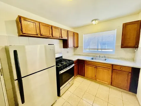 6130 North Damen Avenue Chicago IL 60659