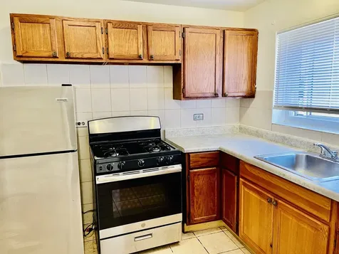 6130 North Damen Avenue Chicago IL 60659