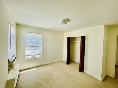 6130 North Damen Avenue Chicago IL 60659