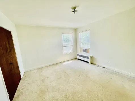 6130 North Damen Avenue Chicago IL 60659