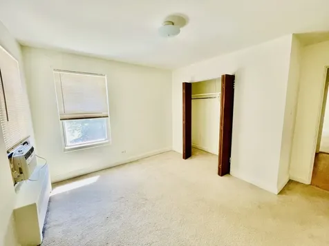 6130 North Damen Avenue Chicago IL 60659