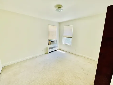 6130 North Damen Avenue Chicago IL 60659