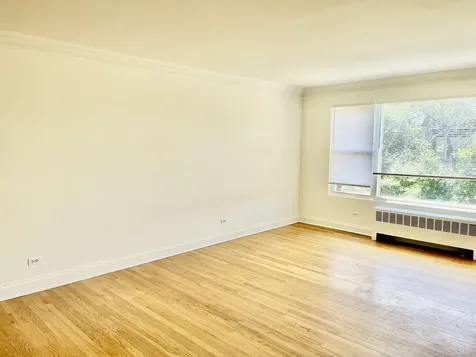 6130 North Damen Avenue Chicago IL 60659