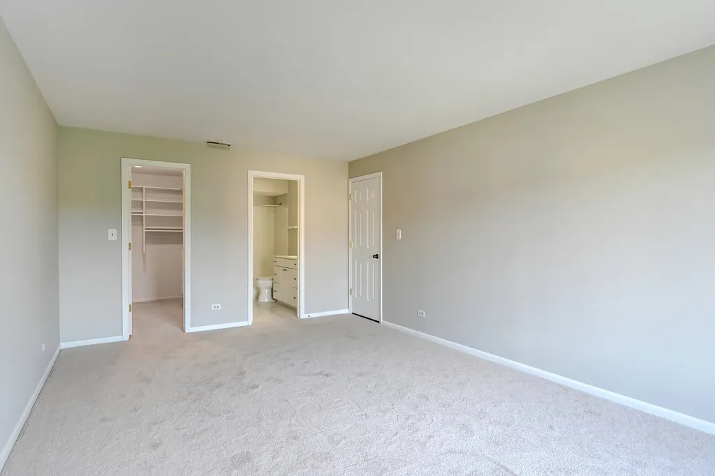 701 Lake Hinsdale Drive Willowbrook IL 60527