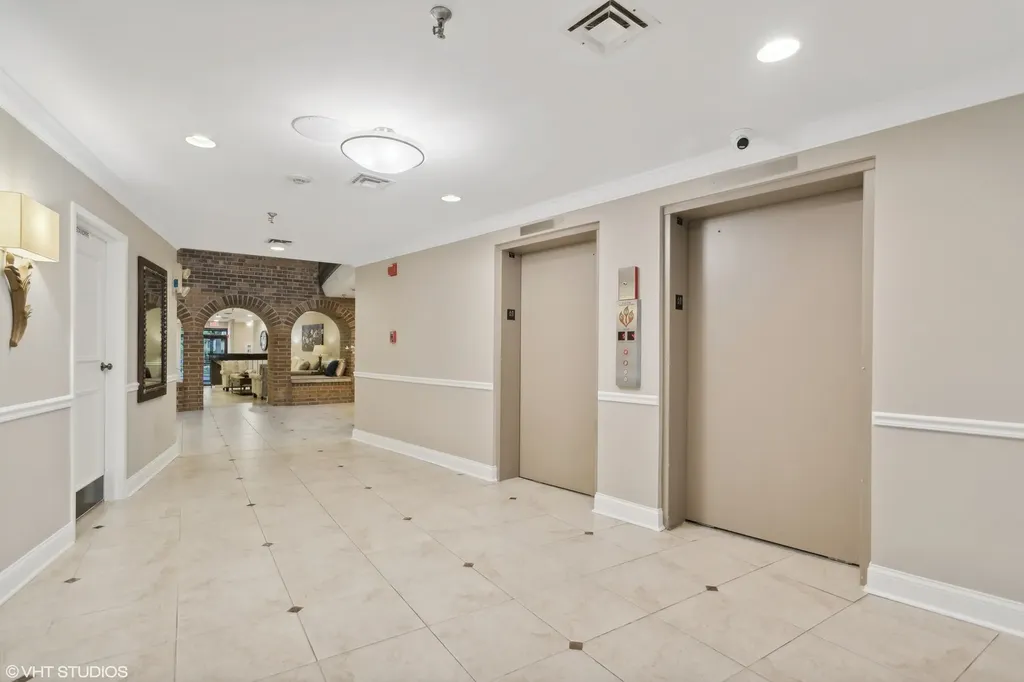 701 Lake Hinsdale Drive Willowbrook IL 60527