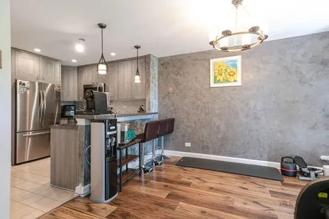 854 Old Checker Road Buffalo Grove IL 60089