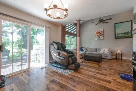 854 Old Checker Road Buffalo Grove IL 60089