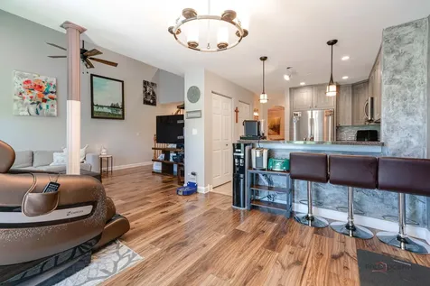 854 Old Checker Road Buffalo Grove IL 60089