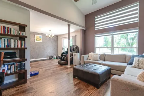 854 Old Checker Road Buffalo Grove IL 60089