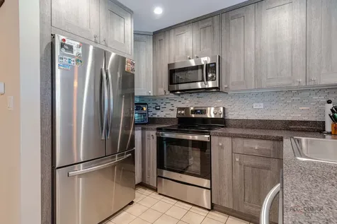 854 Old Checker Road Buffalo Grove IL 60089