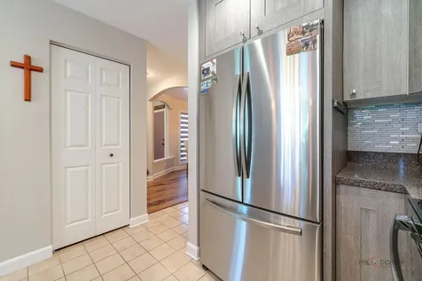 854 Old Checker Road Buffalo Grove IL 60089