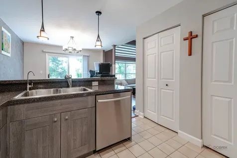 854 Old Checker Road Buffalo Grove IL 60089