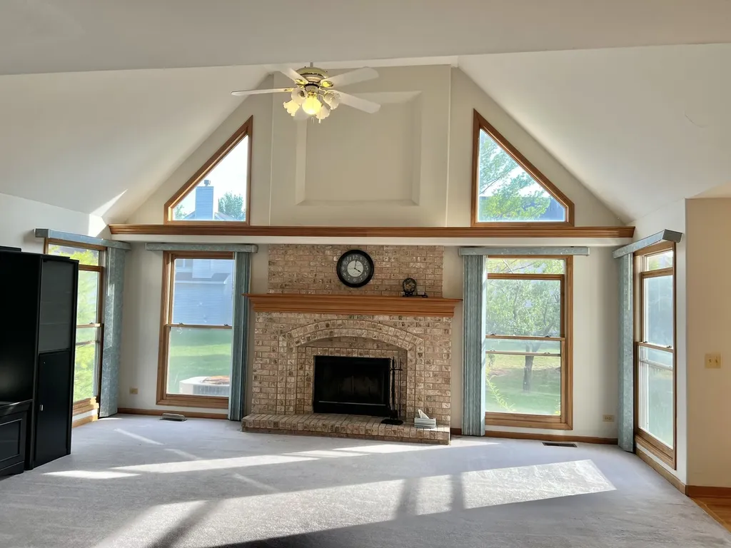 780 Sigmund Road Naperville IL 60563