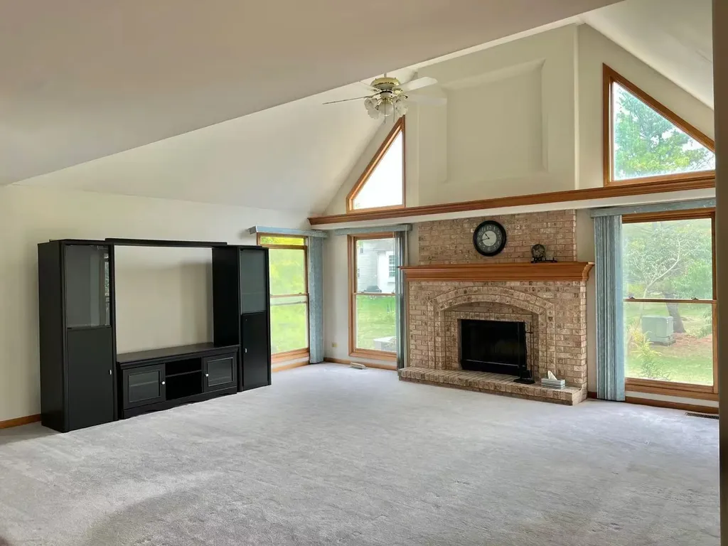780 Sigmund Road Naperville IL 60563
