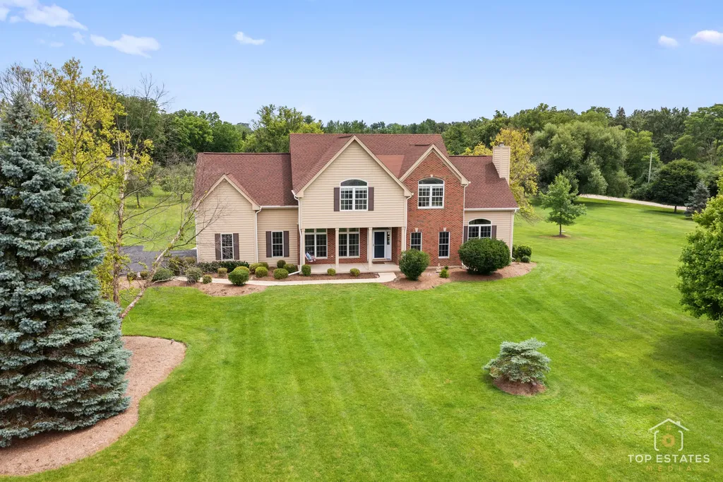 175 Clover Hill Lane North Barrington IL 60010