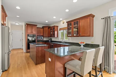 175 Clover Hill Lane North Barrington IL 60010