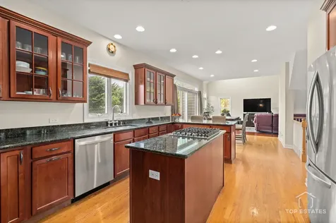 175 Clover Hill Lane North Barrington IL 60010