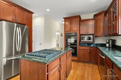 175 Clover Hill Lane North Barrington IL 60010