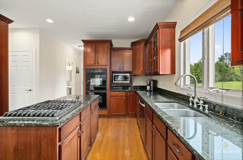 175 Clover Hill Lane North Barrington IL 60010