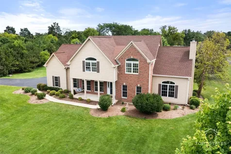 175 Clover Hill Lane North Barrington IL 60010