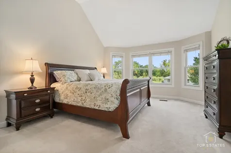 175 Clover Hill Lane North Barrington IL 60010