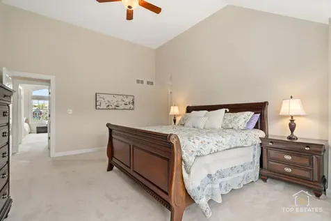 175 Clover Hill Lane North Barrington IL 60010