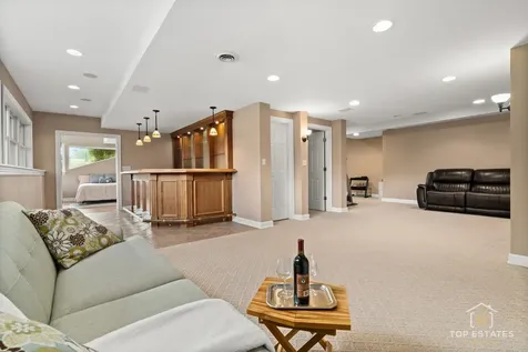 175 Clover Hill Lane North Barrington IL 60010