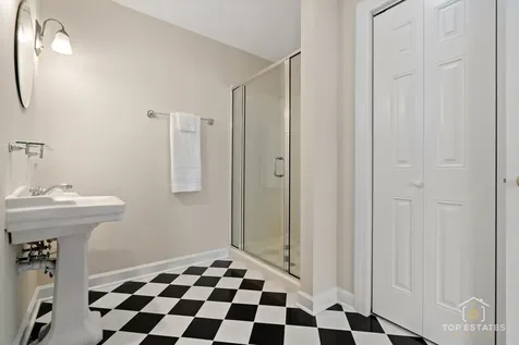 175 Clover Hill Lane North Barrington IL 60010