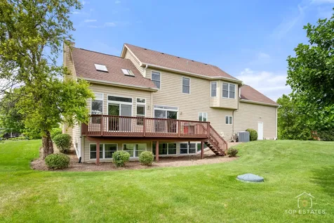175 Clover Hill Lane North Barrington IL 60010