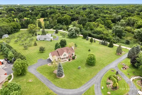 175 Clover Hill Lane North Barrington IL 60010