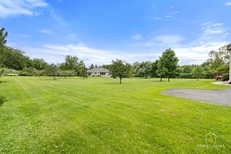 175 Clover Hill Lane North Barrington IL 60010