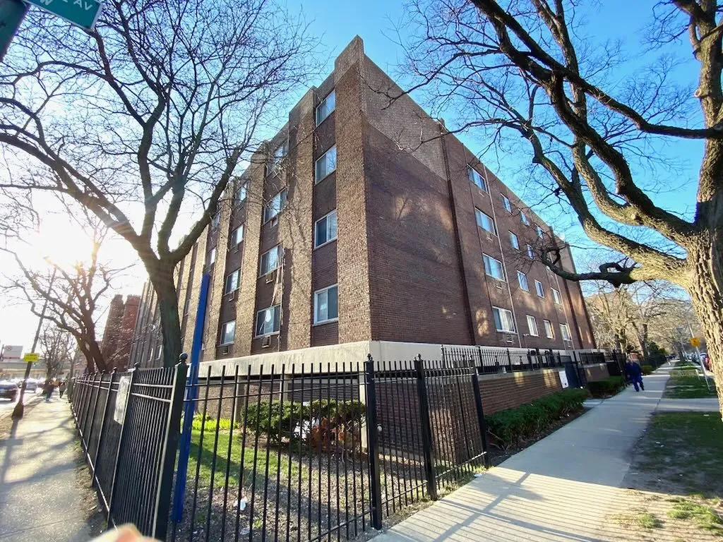 1040 West Hollywood Avenue Chicago IL 60660