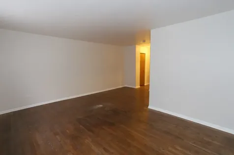 1040 West Hollywood Avenue Chicago IL 60660