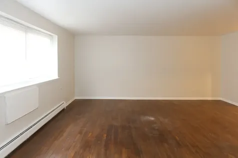 1040 West Hollywood Avenue Chicago IL 60660