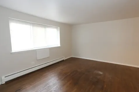 1040 West Hollywood Avenue Chicago IL 60660