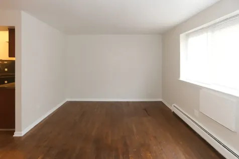 1040 West Hollywood Avenue Chicago IL 60660