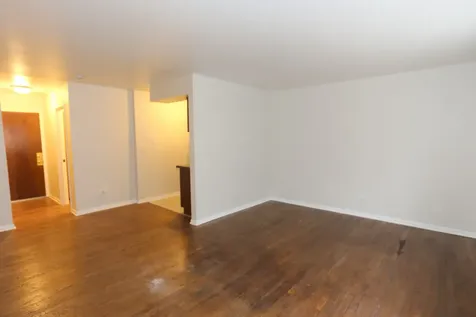 1040 West Hollywood Avenue Chicago IL 60660