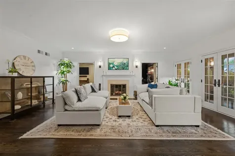 644 Beaver Road Glenview IL 60025