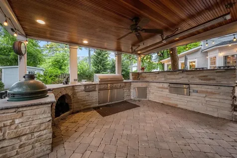 644 Beaver Road Glenview IL 60025