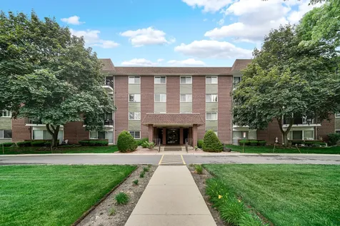 1030 South Fernandez Avenue S Arlington Heights IL 60005