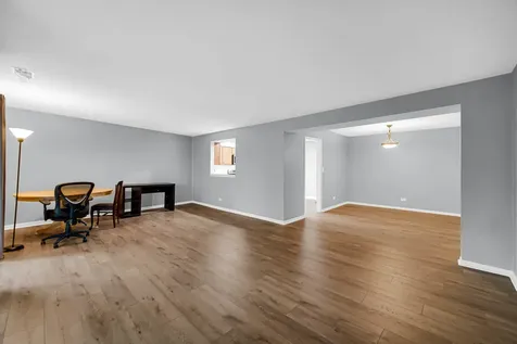 1030 South Fernandez Avenue S Arlington Heights IL 60005