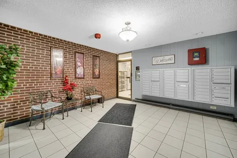 1030 South Fernandez Avenue S Arlington Heights IL 60005