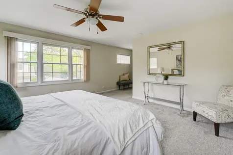 128 Fairway Drive La Grange IL 60525
