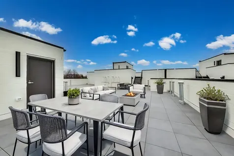 5019 North Lincoln Avenue Chicago IL 60625